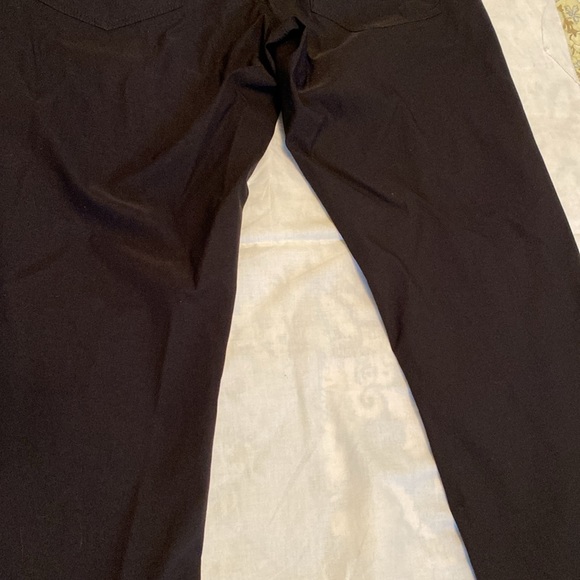 DKNY 10 w30 L27 black stretch slim straight pants. Great for work. - Picture 10 of 11